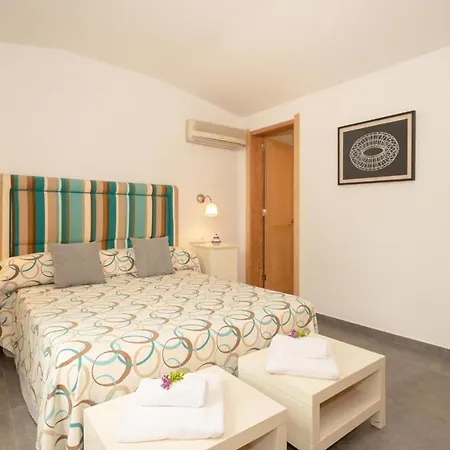 فيلة Sleeps 5 Pool Air Con Wifi