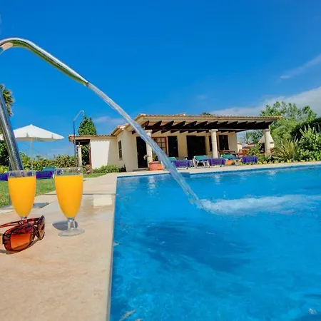 Sleeps 5 Pool Air Con Wifi * بويينسا