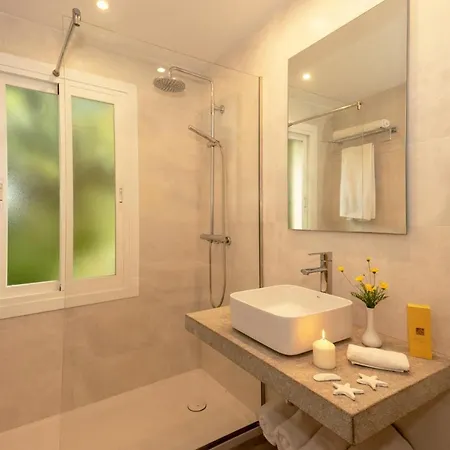 Sleeps 5 Pool Air Con Wifi * بويينسا