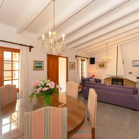 Sleeps 5 Pool Air Con Wifi